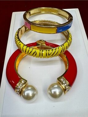 Gold-Tone Women’s Multicolor & Red Pearl Accent Bangle Set